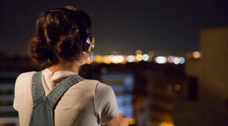 Όμορφη Ελληνίδα ηθοποιός σε σχέση με συνάδελφό της εδώ και δύο χρόνια και μόλις το μάθαμε! [εικόνες]