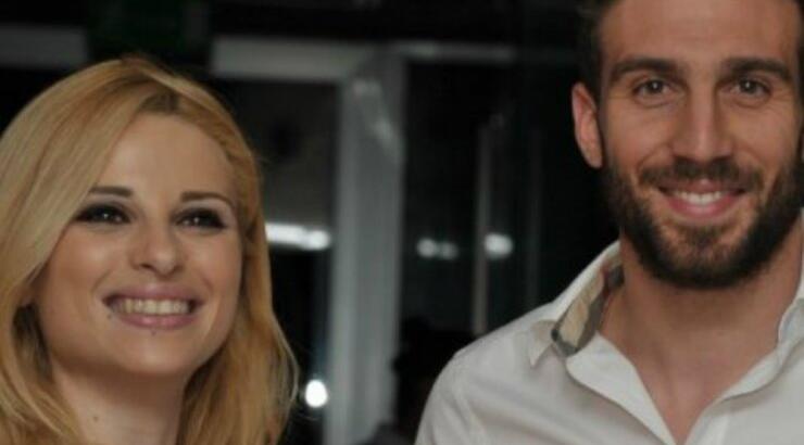 Τα μηνύματα που στέλνει ο Γιώργος Εφραίμ στη Χριστιάνα Αριστοτέλους κατά τη διάρκεια της εκπομπής της! [βίντεο]