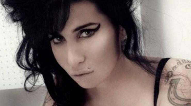 Amy: Έκθεση με άγνωστες φωτογραφίες της