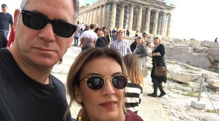 Δείτε το υπέροχο χριστουγεννιάτικο δέντρο στην οικία του Νικόλα και της Γιώτας Παπαδοπούλου