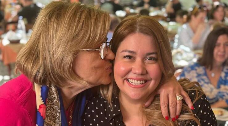 Μαριέλλα Σαββίδου: Η μητέρα της ταξίδεψε από την Κύπρο για να της κάνει έκπληξη στα γενέθλιά της [εικόνες & βίντεο]