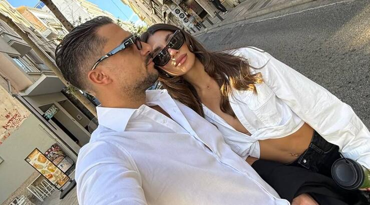 Σάκης – Μαριαλένα: Ερωτευμένοι περπατούν αγκαζέ στη Μύκονο μετά την πρόταση γάμου 