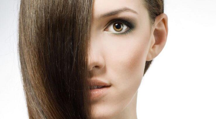 DIY: Πώς θα φτιάξεις τη δική σου λακ μαλλιών!