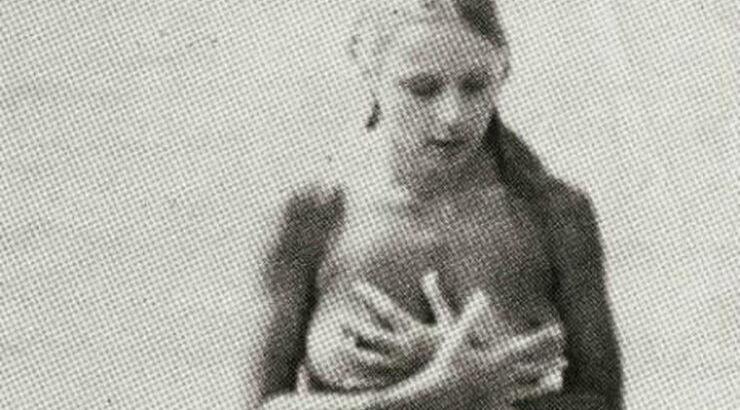 Σπάνιες φωτογραφίες με την Αλίκη Βουγιουκλάκη topless στην παραλία