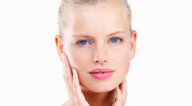 Νέα μόδα: Γιόγκα προσώπου και «αντίο» ρυτίδες [εικόνες]