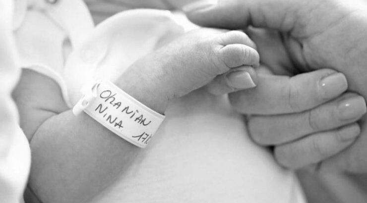 Baby boom στην showbiz! Έγινε μανούλα στα 46 της χρόνια και μας αποκάλυψε πως θα ονομάσουν την κορούλα τους