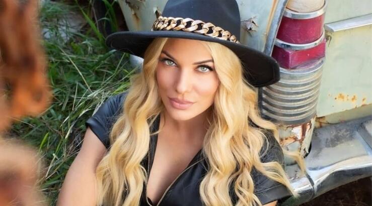 Ιωάννα Μαλέσκου για τον σύντροφό της: "Δεν θα κάνουμε θρησκευτικό γάμο, δεν θέλει να γίνει"