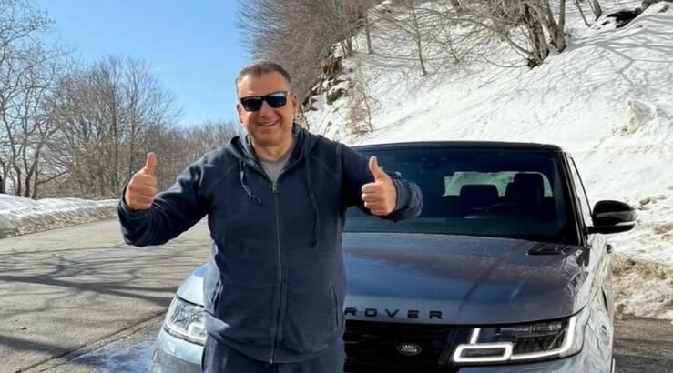 Γιώργος Λιάγκας: Φωτογραφίζεται μαζί με τους "ιππότες" του στη Δανία [εικόνα]