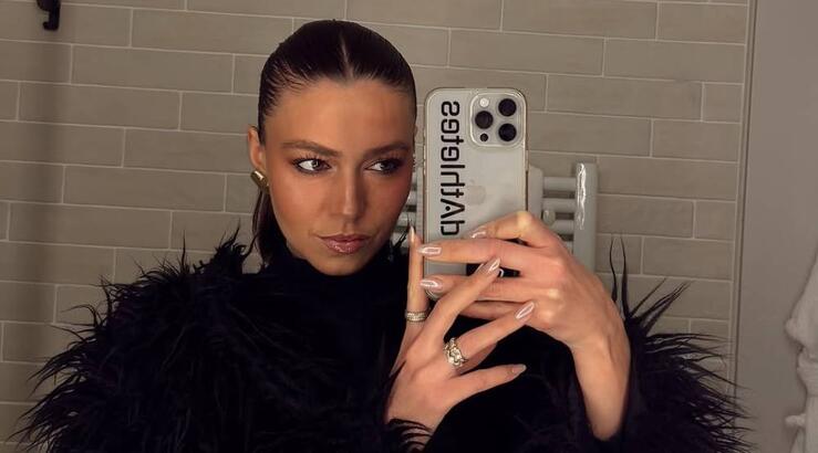 Εβελίνα Σκίτσκο: Η σπάνια φωτογραφία αγκαλιά με τα 3 αδέρφια της και την κόρη της 