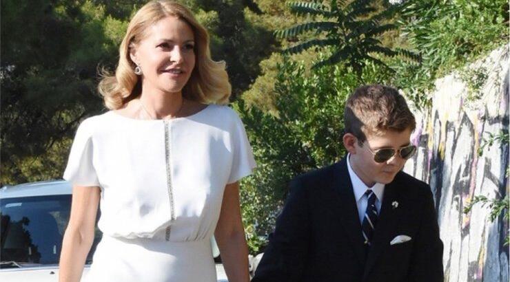 Τζένη Μπαλατσινού: Για πρώτη φορά ο φωτογραφικός φακός την απαθανάτισε σε έξοδο μαζί με τους γιους της [εικόνες]