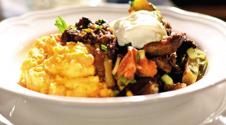 Γρήγορο αρνί tagine µε πουρέ γλυκοπατάτας