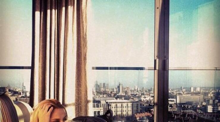 Θέα από το δωμάτιό της - Η Ελληνίδα παρουσιάστρια έκανε Χριστούγεννα στο Λονδίνο