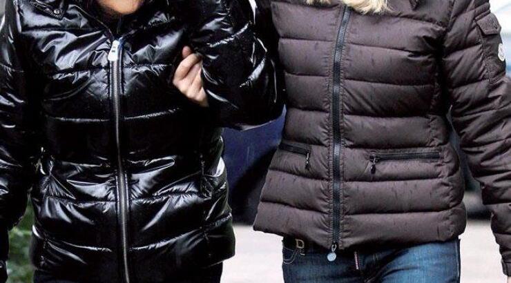  Ελένη Μενεγάκη: Με την μητέρα της στο αστυνομικό τμήμα