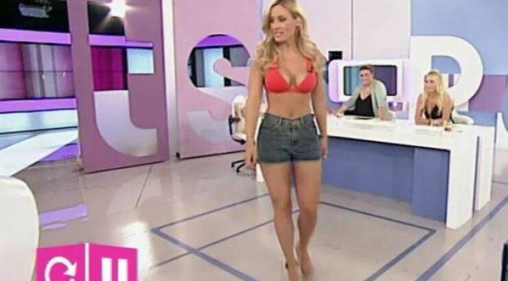 To είπε και το έκανε! Η Μελέτη «βγήκε» στην εκπομπή της με μπικίνι!