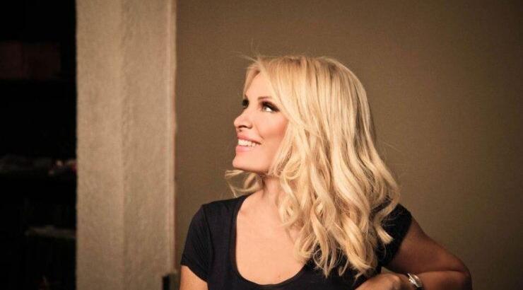 Ελένη Μενεγάκη: Το μήνυμα της στο twitter για τη γιορτή του Άγγελου της!