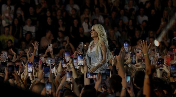 Άννα Βίσση: "Οι Coldplay γέμισαν το ΟΑΚΑ δύο φορές. Θέλω να τους κοντράρω" [βίντεο]