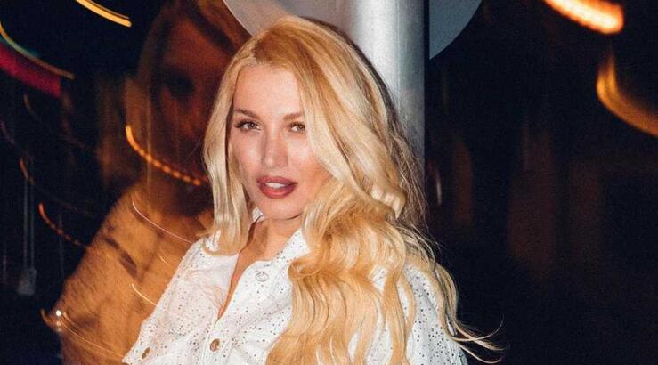 Κωνσταντίνα Σπυροπούλου: Δύο χρόνια μετά με το ίδιο φόρεμα της Έφης Παπαϊωάννου