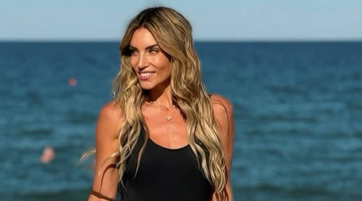 Το beach beauty look της Αθηνάς Οικονομάκου που θα αντιγράψεις φέτος