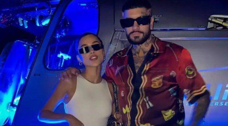 Snik: Το τρυφερό ενσταντανέ με τη σύντροφό του να κάθεται στα πόδια του! [εικόνα]