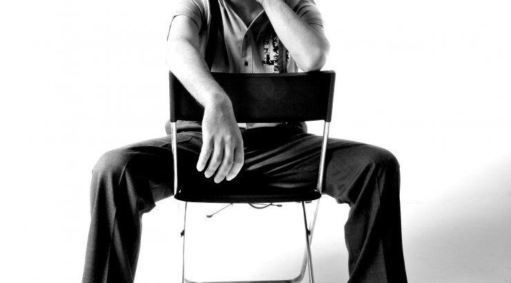 Ο Φοίβος Δεληβοριάς έρχεται στο νησί με τον "Μπάσταρδο Γιο"