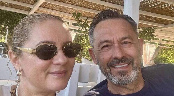 Αχιλλέας Γραμματικόπουλος: Το τρυφερό φιλί στο κεφάλι στη σύζυγό του [εικόνα]