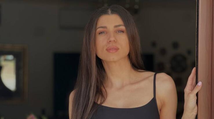 Η Κλέλια Γιασεμίδου σού δίνει το nail inspo που χρειάζεσαι λίγο πριν το καλοκαίρι 