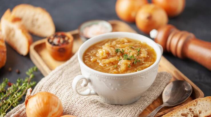 Κλασική κρεμμυδόσουπα: Η απόλυτη θαλπωρή σε ένα πιάτο