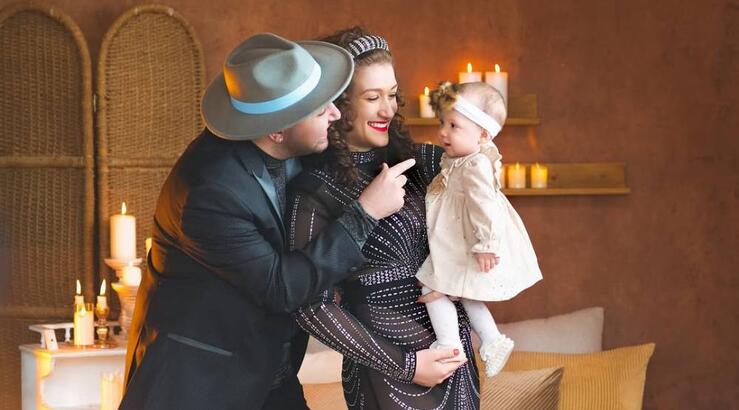 Μαυρίκιος – Ιλάειρα: Το εντυπωσιακό προσκλητήριο και η ιδιαίτερη μπομπονιέρα της βάφτισης της κόρης τους 