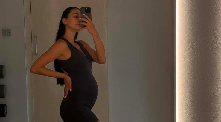5 ασκήσεις pilates σε ματ για ενδυνάμωση κορμού κατά τη διάρκεια της εγκυμοσύνης 