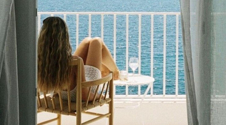 Vacation guilt: Γιατί δυσκολευόμαστε να χαλαρώσουμε στις διακοπές;