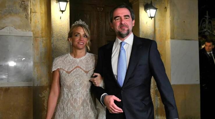 Νικόλαος Ντε Γκρες – Χρυσή Βαρδινογιάννη: Παντρεύτηκαν με 8 κουμπάρους