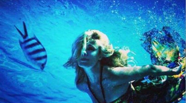 Ζέτα Μακρυπούλια: Υποβρύχια φωτογράφηση στο βυθό!