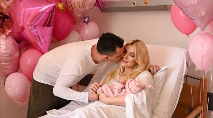 H ελληνική showbiz στέλνει ευχές στην Κατερίνα Καινούργιου για τη γέννηση της κόρης της [εικόνες]