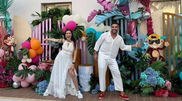 Άλκης Χρήστου  - Δέσποινα Χατζηζαχαρία: Η pregnancy καλοκαιρινή εικόνα από απόδρασή τους στην παραλία