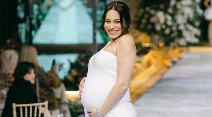 Ευρυδίκη Βαλαβάνη: Μαντεύει το φύλο του μωρού της μέσα από ένα challenge [βίντεο]