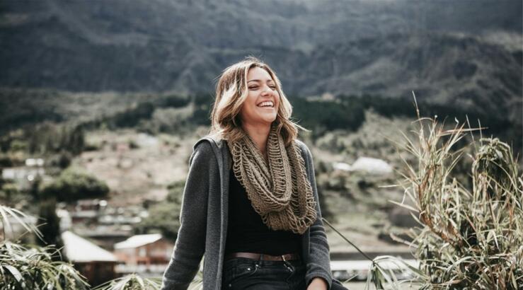 3 λέξεις που σε κάνουν να φαίνεσαι ελκυστική, όταν τις χρησιμοποιείς στις συζητήσεις σου