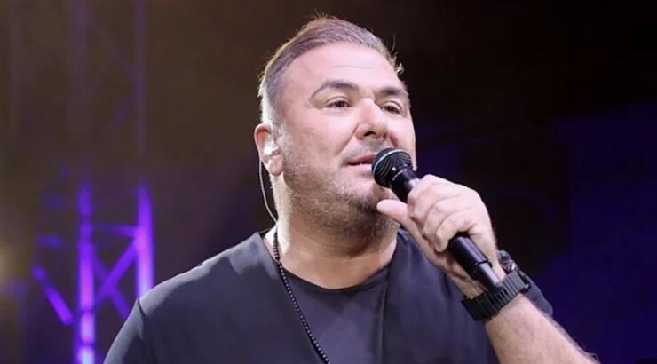 Ρέμος στην πρώτη συναυλία μετά την υπόθεση φοροδιαφυγής: «Είμαι εδώ όρθιος γιατί με αγαπάτε» 