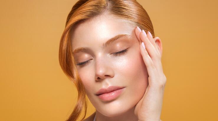 Σκούρες κηλίδες: 3 τρόποι να αποτρέψεις την εμφάνιση τους