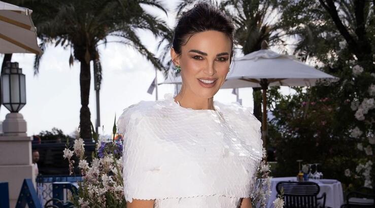 Ramona Filip:  Σου δίνει έμπνευση για ένα ανάλαφρο χτένισμα για καρέ μαλλιά