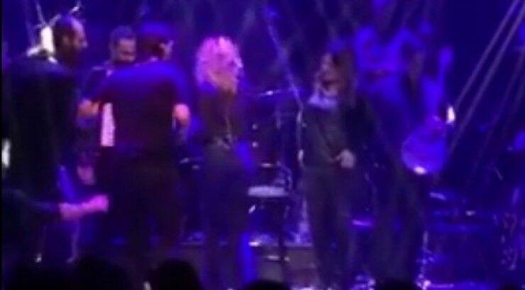 Αποκλειστικό βίντεο! Η Άννα Βίσση έδιωξε ενοχλητικό πελάτη [βίντεο]