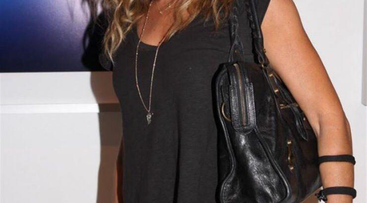 Παρουσιάστρια ξεσπά για την κόντρα της με Κορομηλά - Μενεγάκη: "Μου έκανε πολύ κακό και για πολύ καιρό"