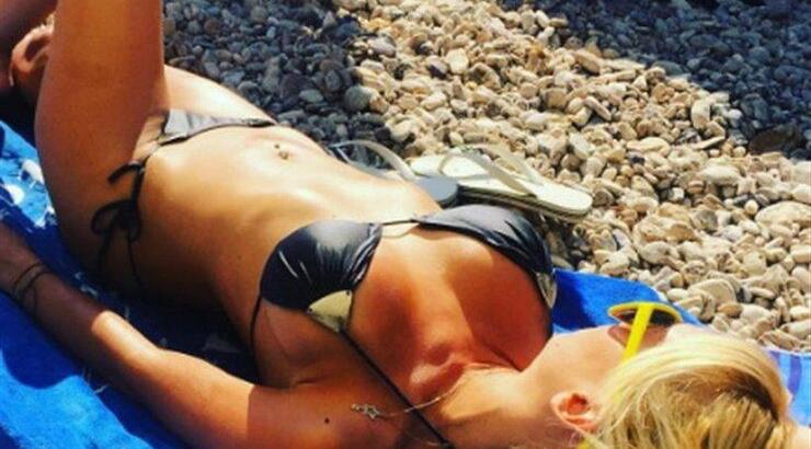 Η Ελληνίδα τραγουδίστρια δημοσίευσε την πιο sexy φωτογραφία της!