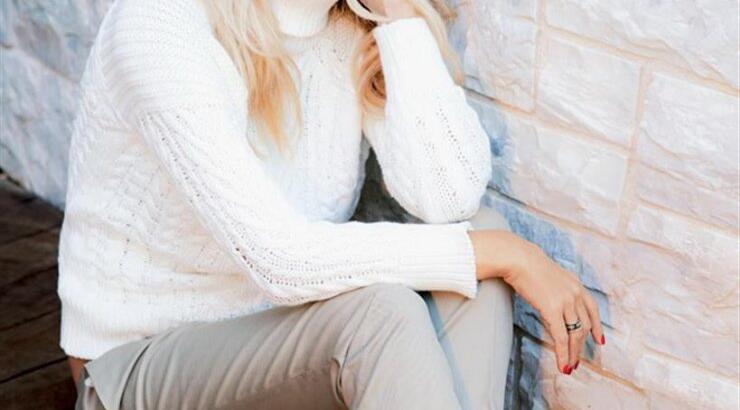 Φαίη Σκορδά: Η selfie της στο κρεβάτι χωρίς ίχνος μακιγιάζ Δείτε την!