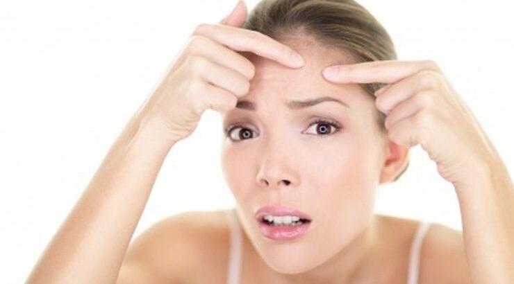 4 γρήγοροι τρόποι για να εξαφανίσεις ένα σπυράκι 