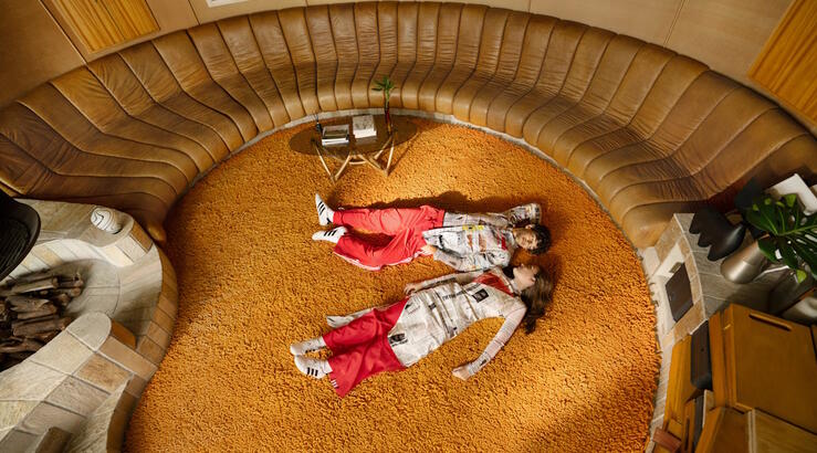 Όταν η μόδα ενώνει ανθρώπους, μάρκες και στυλ: Η νέα καμπάνια της Answear