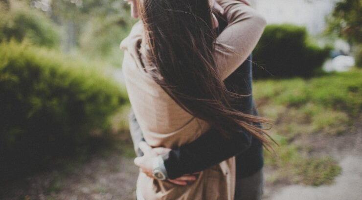 6 λόγοι που η αγκαλιά κάνει καλό στην υγεία μας 