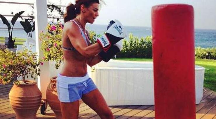 Ραμόνα Φίλιπ: Παίζει μποξ...