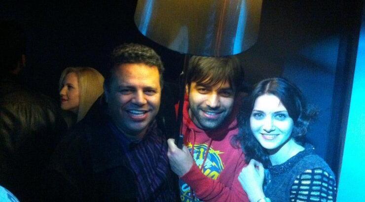 A. Γεωργίου-Δ.Τοκαρής: Xιουμοριστική photo με φωτιστικό