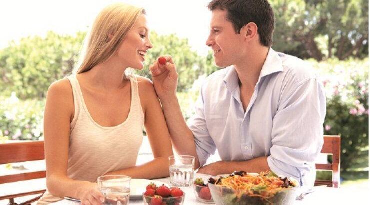 Νευρική ορθορεξία: Πόσους κινδύνους κρύβει τελικά;