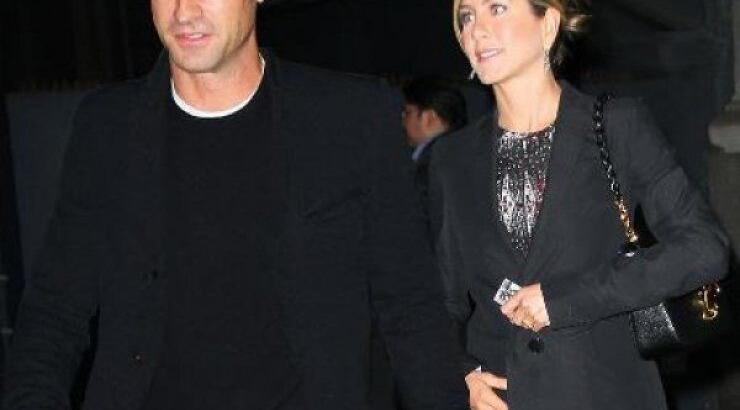  O αυστηρός κανόνας που έθεσε ο Theroux στην Aniston για το γάμο